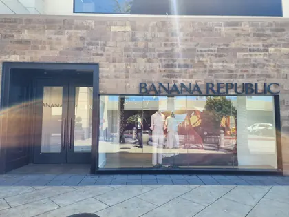Banana Republic, business photo 4