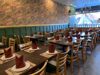Thonglor Thai Bistro, business photo 2