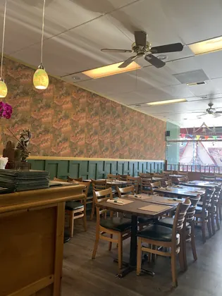 Thonglor Thai Bistro, business photo 4
